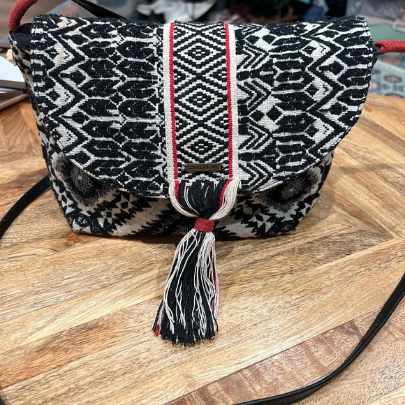 Boho style Billabong crossbody purse - Picture 2 of 11